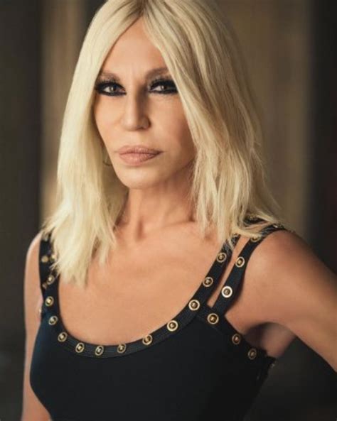 tanto dice così a tutte versace|donatella versace oggi.